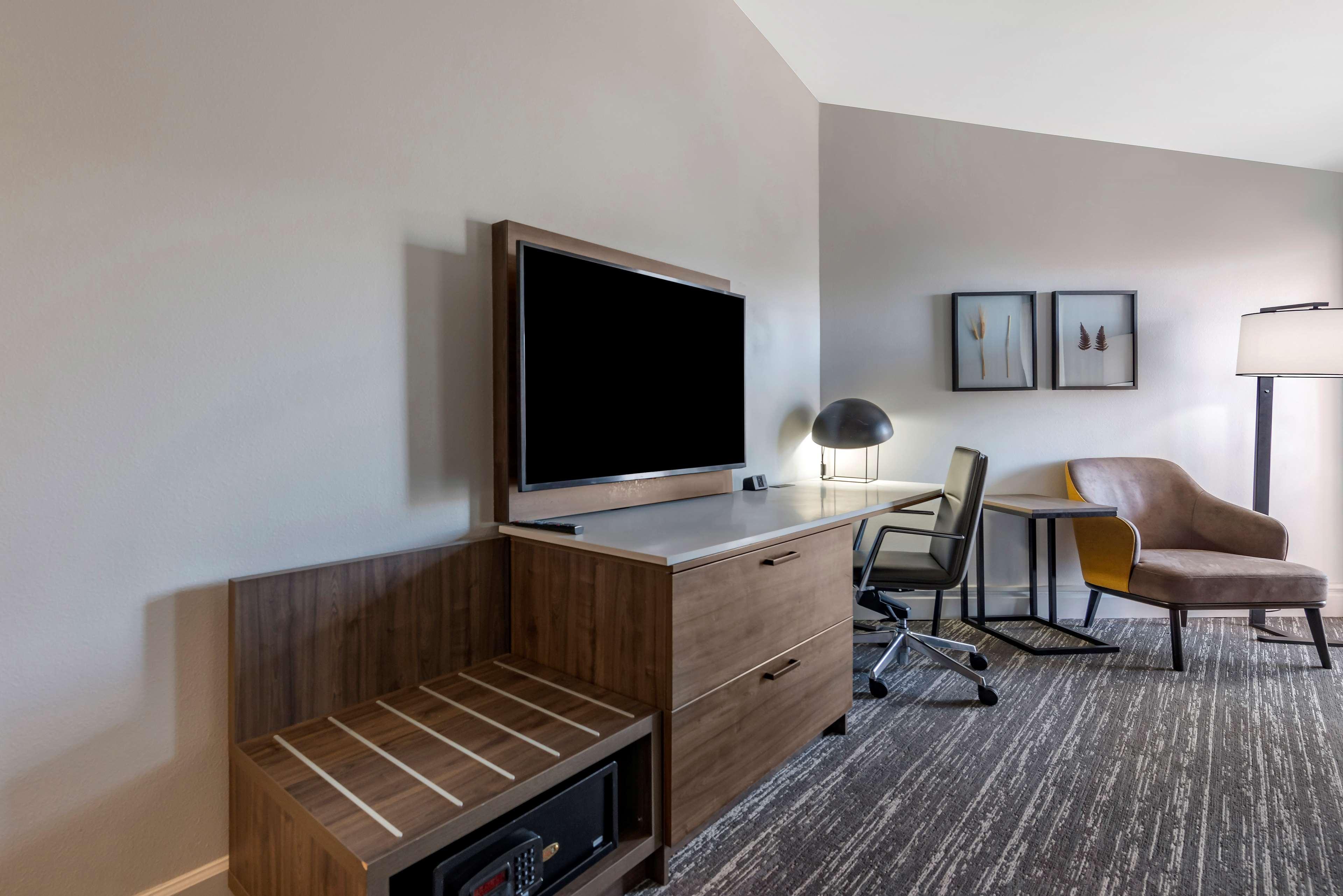 Best Western Premier Denver East Екстер'єр фото
