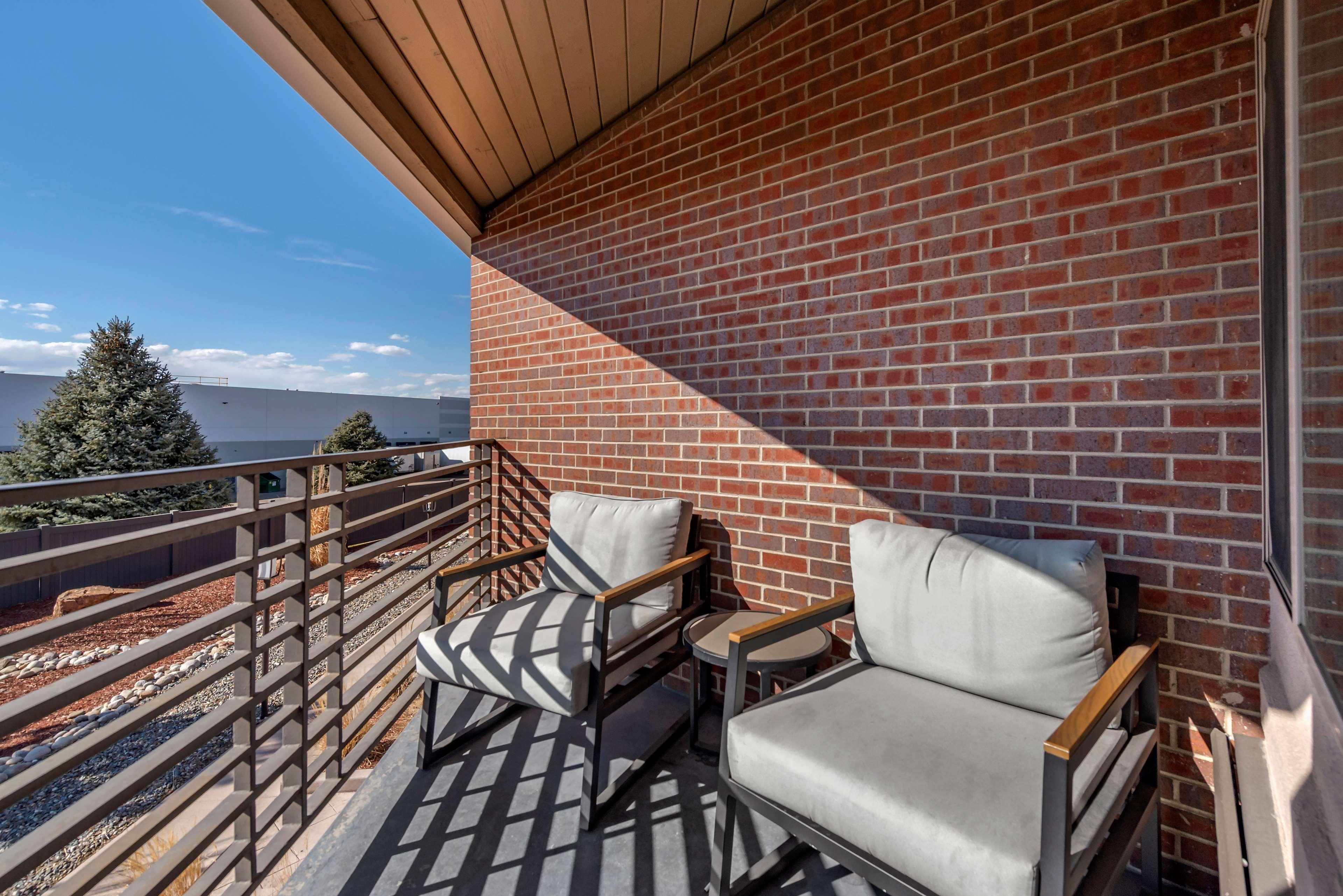 Best Western Premier Denver East Екстер'єр фото