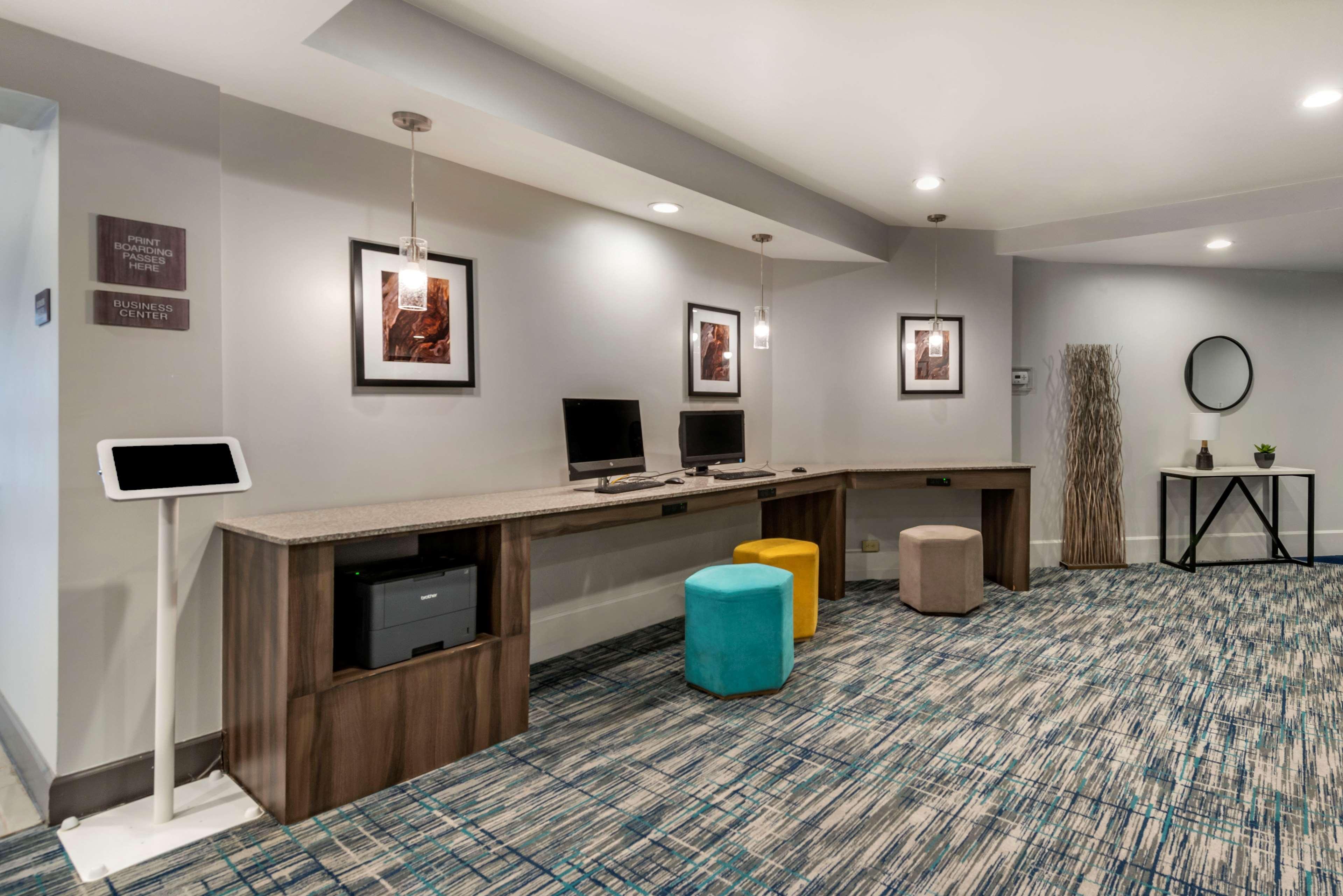 Best Western Premier Denver East Екстер'єр фото