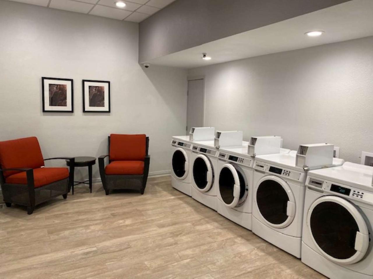 Best Western Premier Denver East Екстер'єр фото