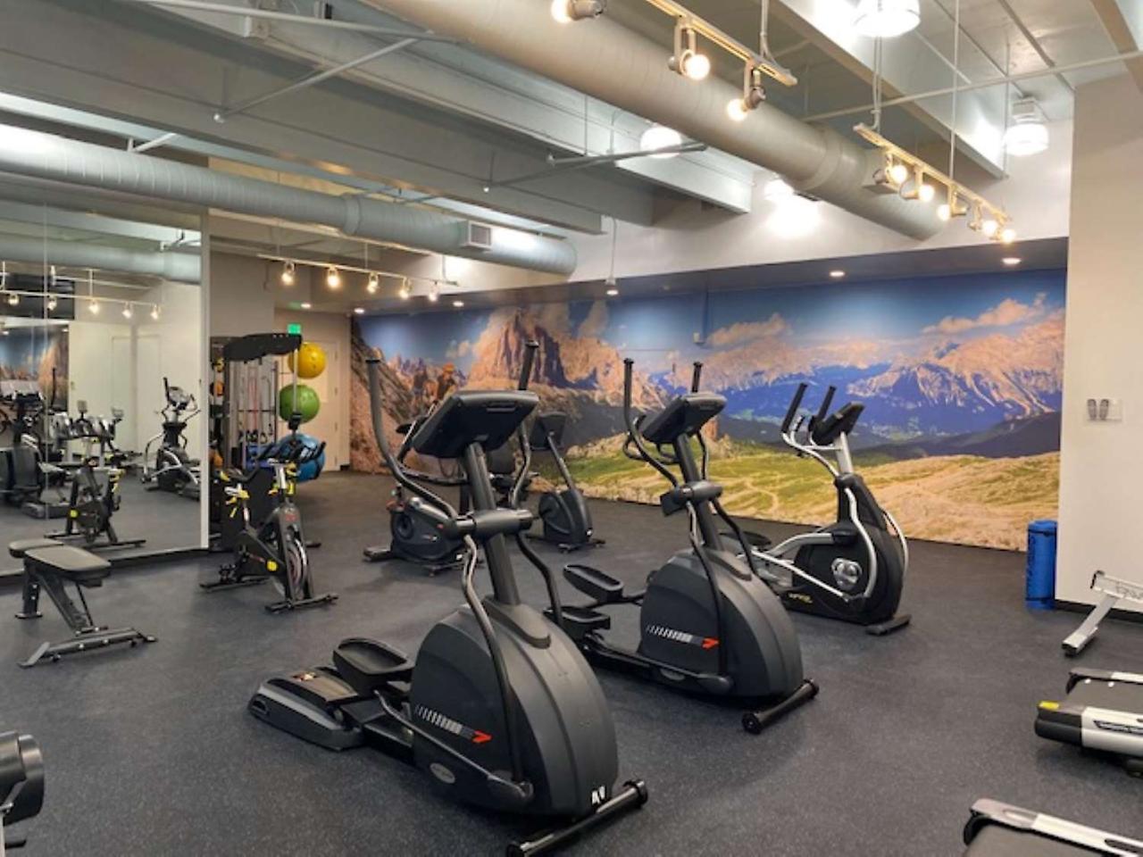 Best Western Premier Denver East Екстер'єр фото